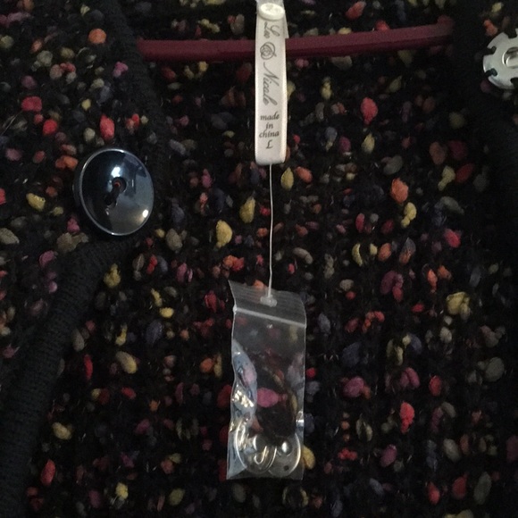 Leo & Nicole Sweater - Picture 2 of 4